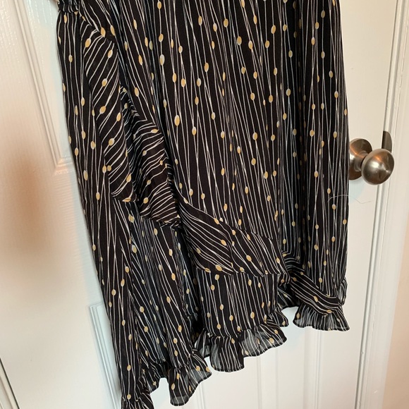 BOUTIQUE | Black Dress - Picture 2 of 3